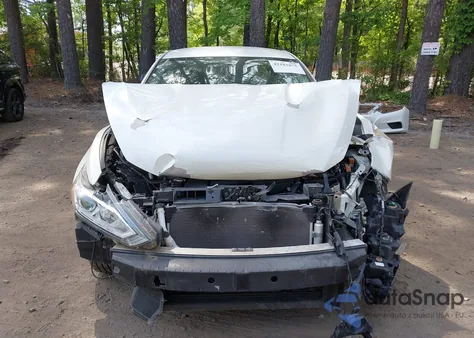 2017 Nissan Altima 2.5 S z USA, uszkodzony, nr VIN 1N4AL3AP9HC122400